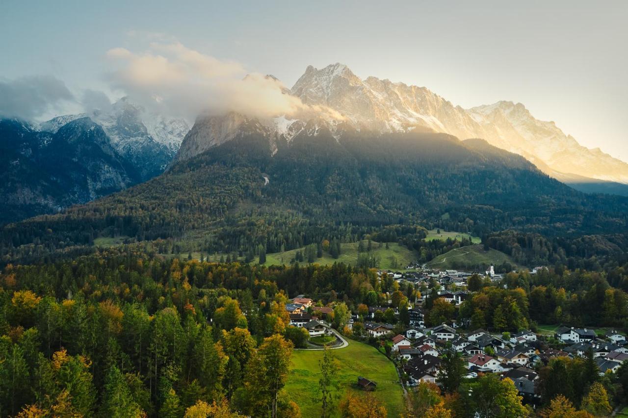 Zugspitzerei - Premium Chalet Ferienwohnungen Грайнау Екстер'єр фото